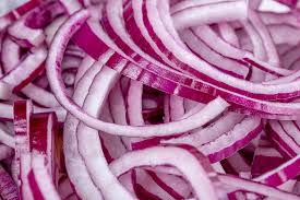 "sliced purple onions"
