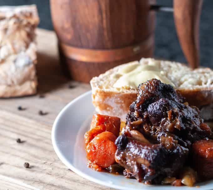 oxtail with carrots and meat pie