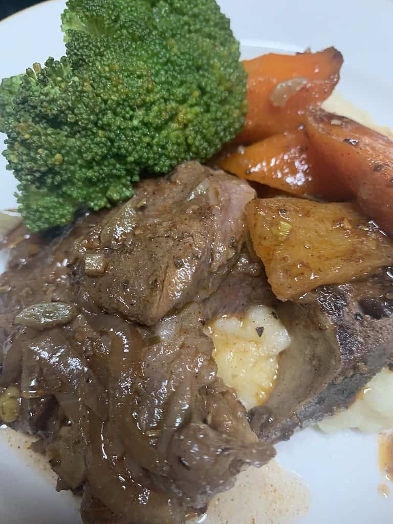 spiced braised lamb with carrots and broccoli