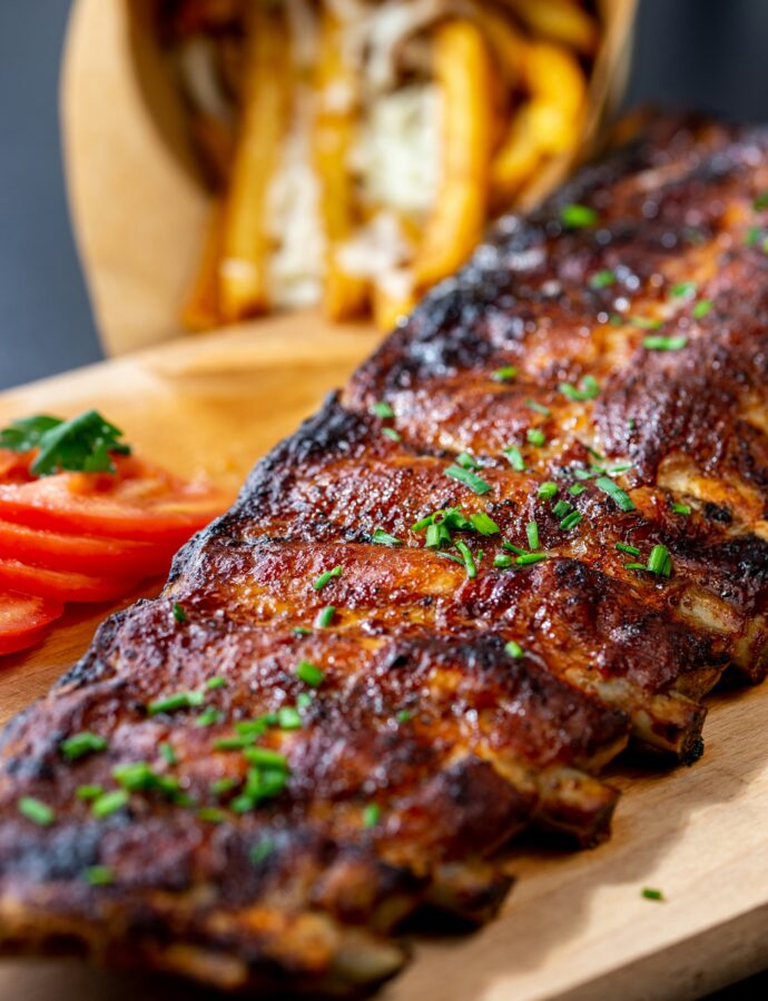 The Perfectly Juicy and Tender Pork Ribs: Discover the Secrets to Oven Roasting at 425°F