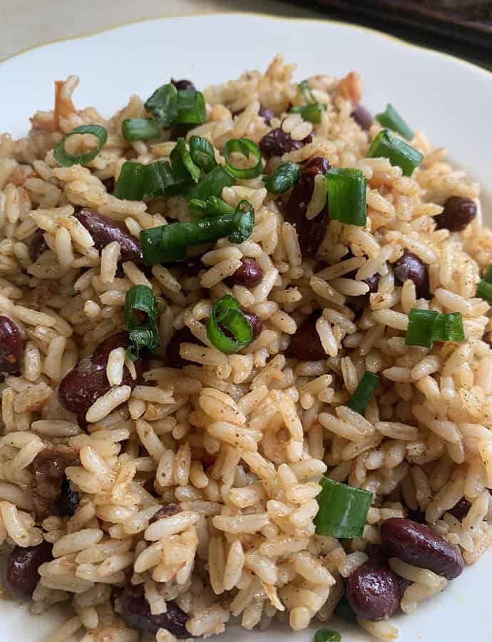 Delicious and Nutritious: Elevate Your Meals with Canned Kidney Beans and Rice Infused with Flavorful Bacon!